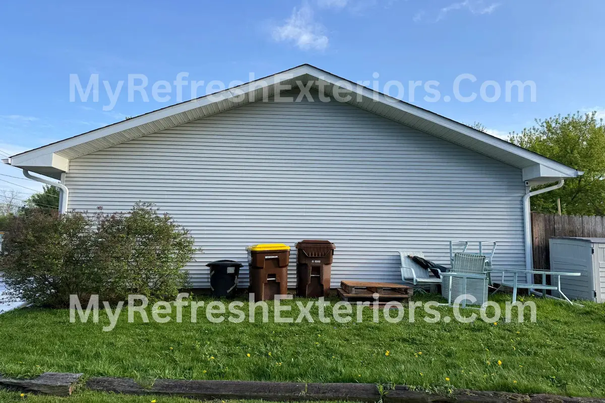 Clean siding after house washing in Barrington IL